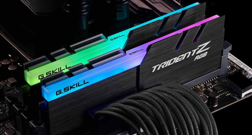 RAM Desktop GSkill Trident Z RGB 32GB (2x16GB | 3600MHz | DDR4 | CL18 | F4-3600C18D-32GTZR)