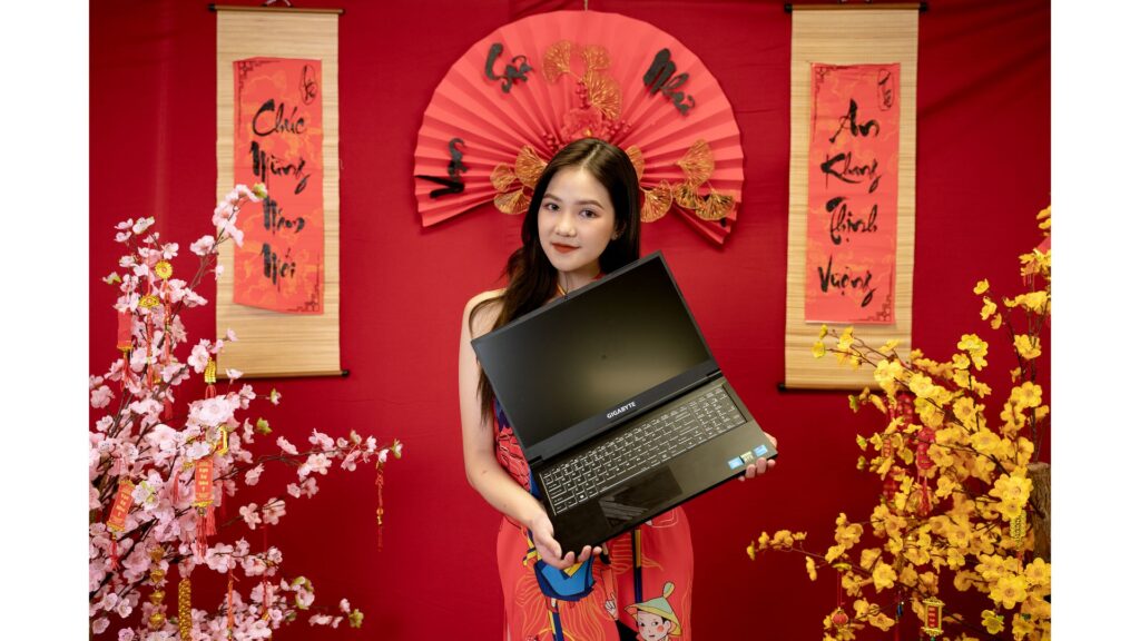 Laptop GIGABYTE G5 KE-52VN263SH (i5-12500H | RTX-3060-6GB | RAM 8GB | SSD 512GB | 15.6-FHD-144Hz | Win11 | Đen)