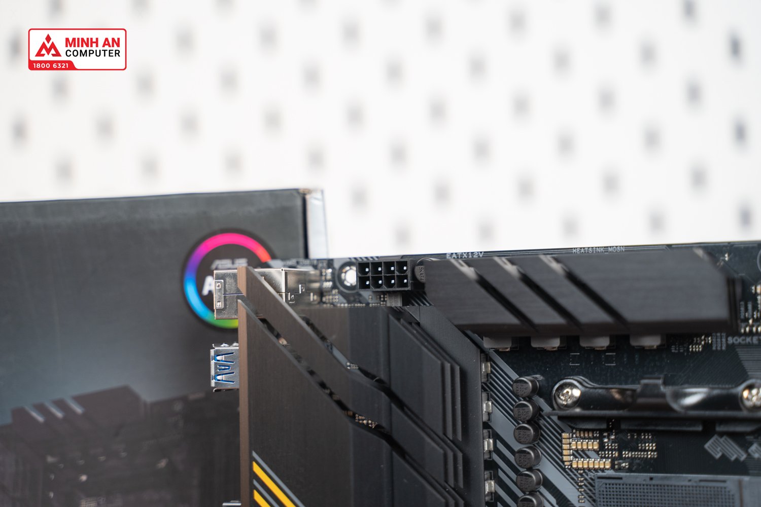 Đầu cắm 8-pin được nâng cấp