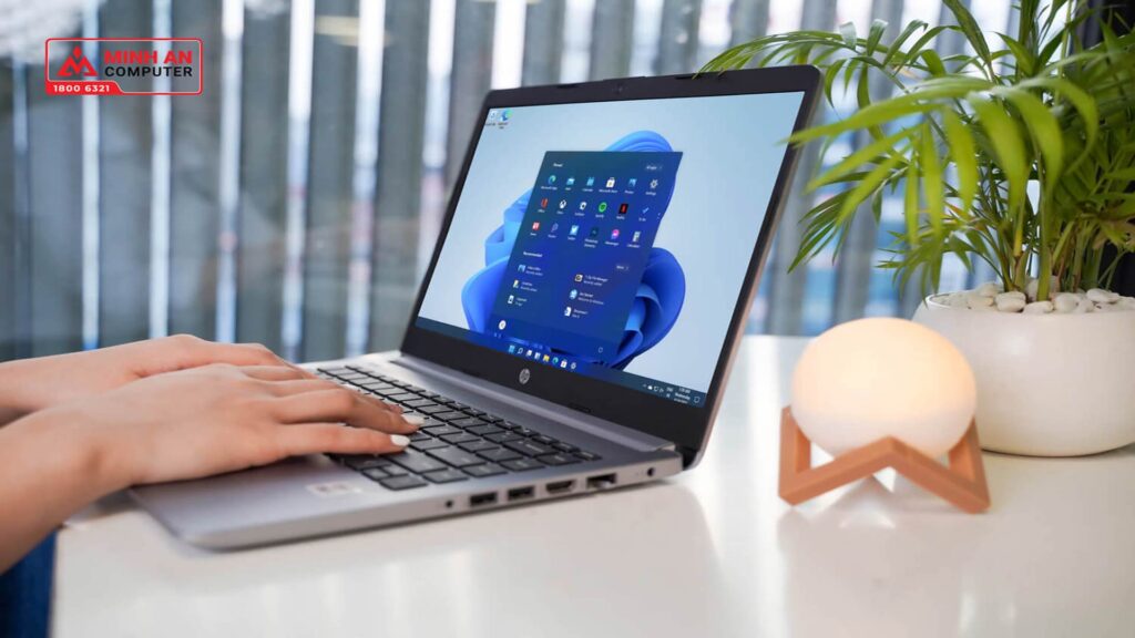Laptop HP Notebook 240 G8 (342G7PA) (14 inch HD | i3 1005G1 | RAM 4GB | SSD 256GB | DOS | Silver)