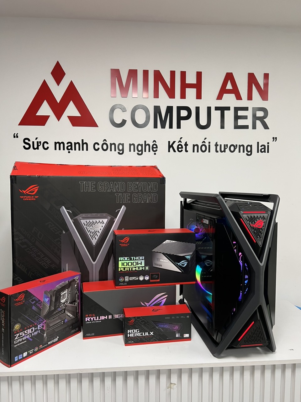 Vỏ Case ASUS ROG Hyperion GR701