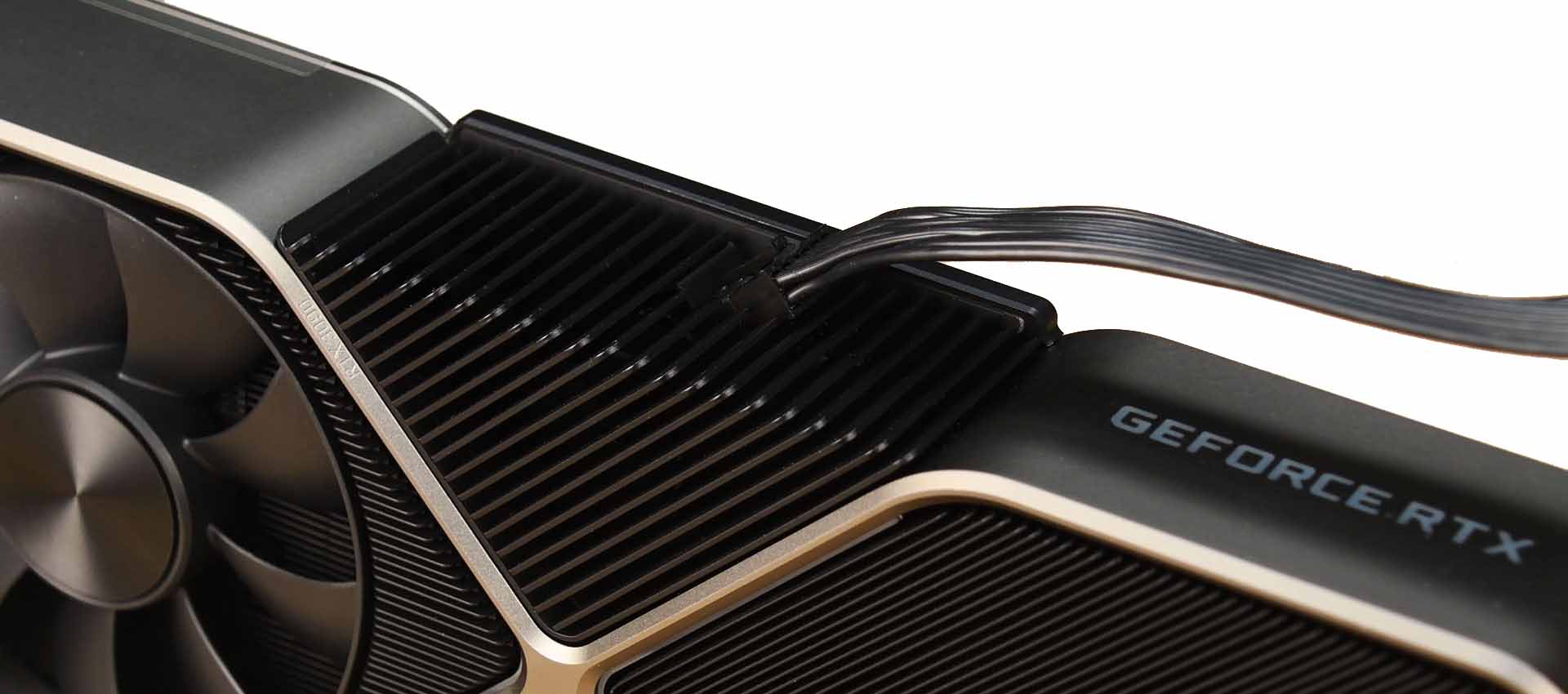 Hỗ trợ đầu nối GPU 12 chân