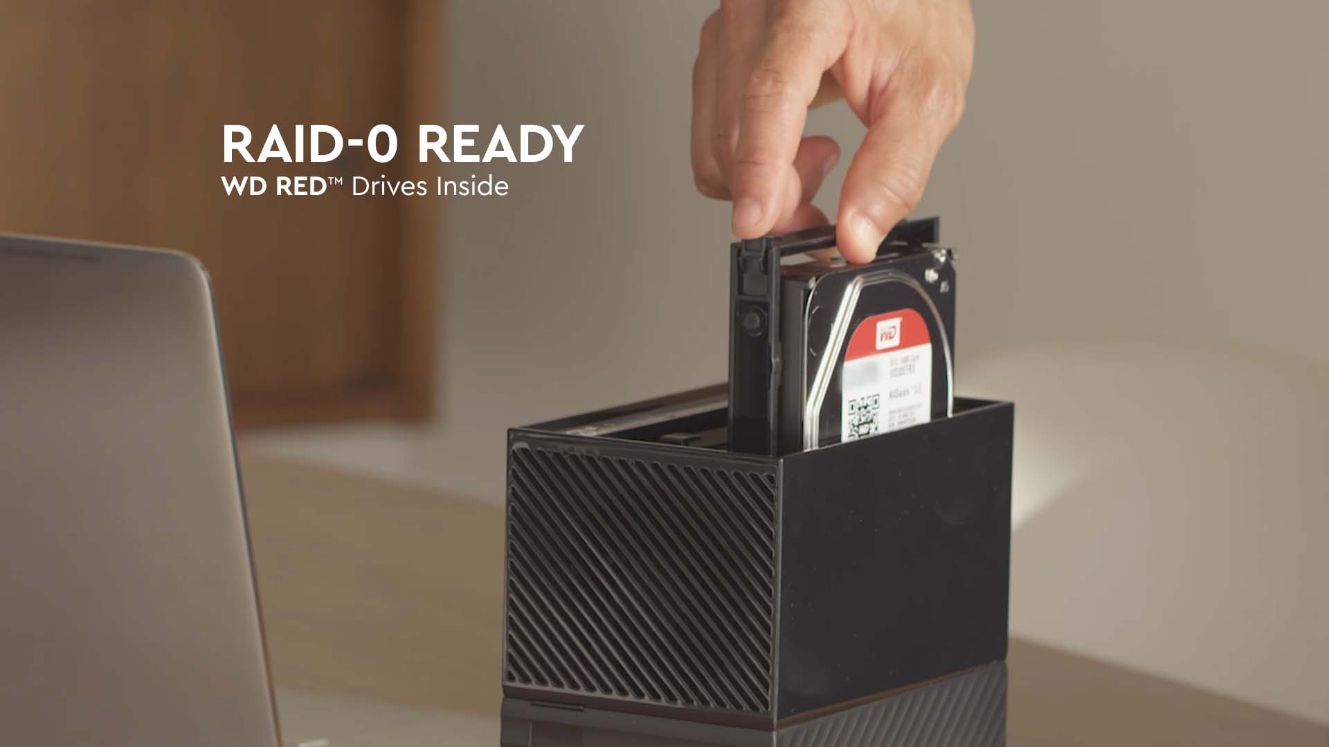 Kèm sẵn ổ cứng WD RED